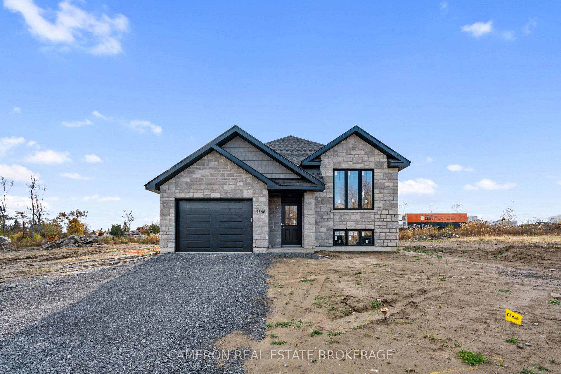 Photo 8 of 3166 Mauricy Street, Cornwall — HOMEH