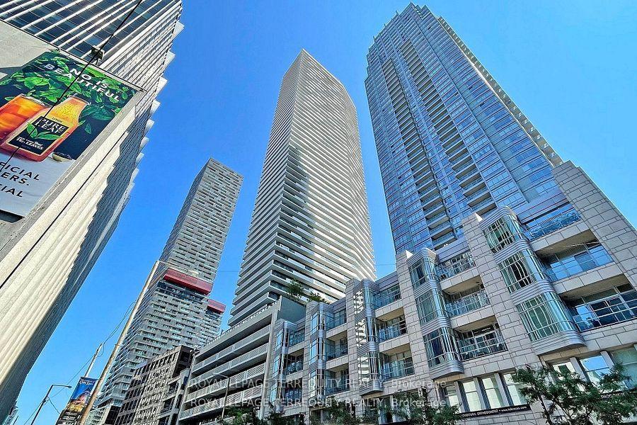 Front of Unit 4203, 2221 Yonge Street