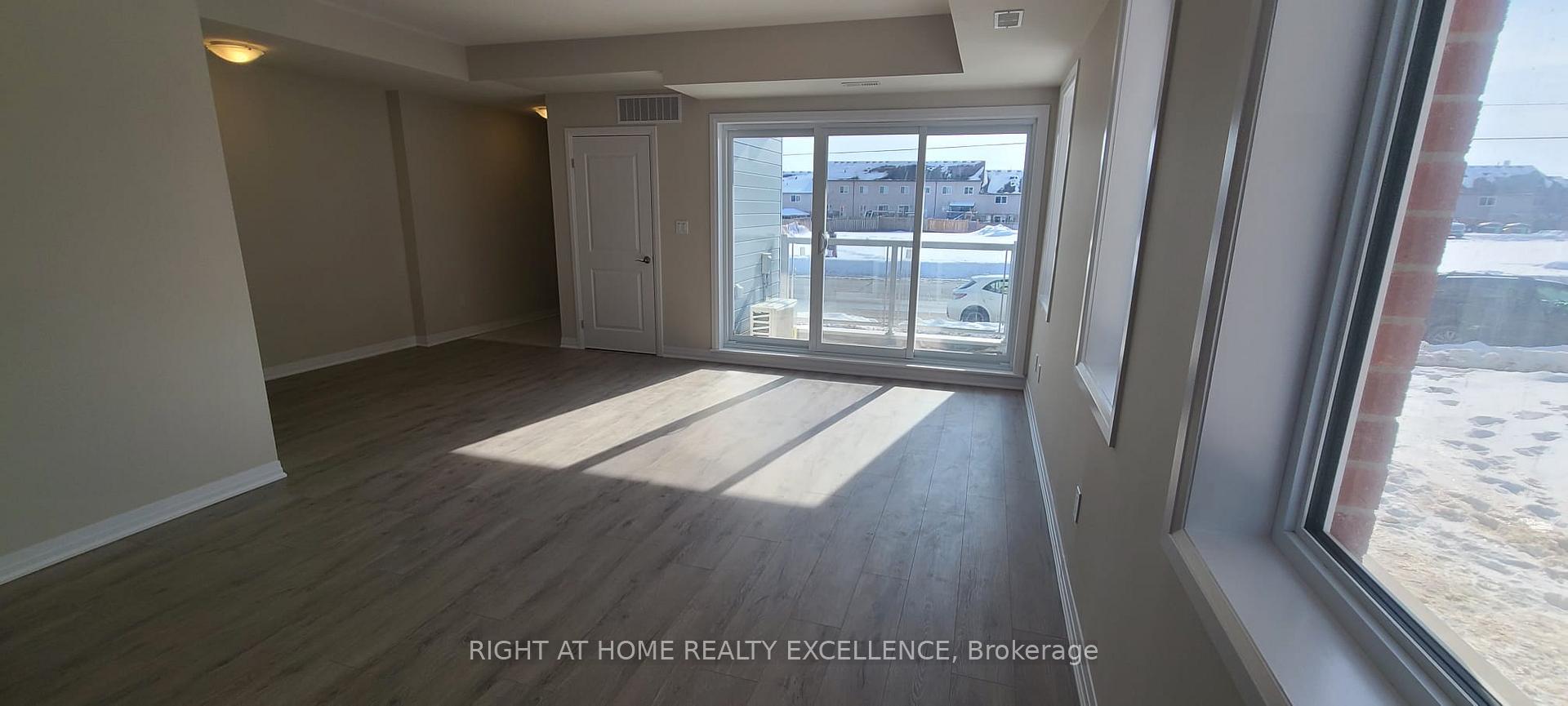 Photo 4 of 102 Seabrook Drive, Kitchener — HOMEH