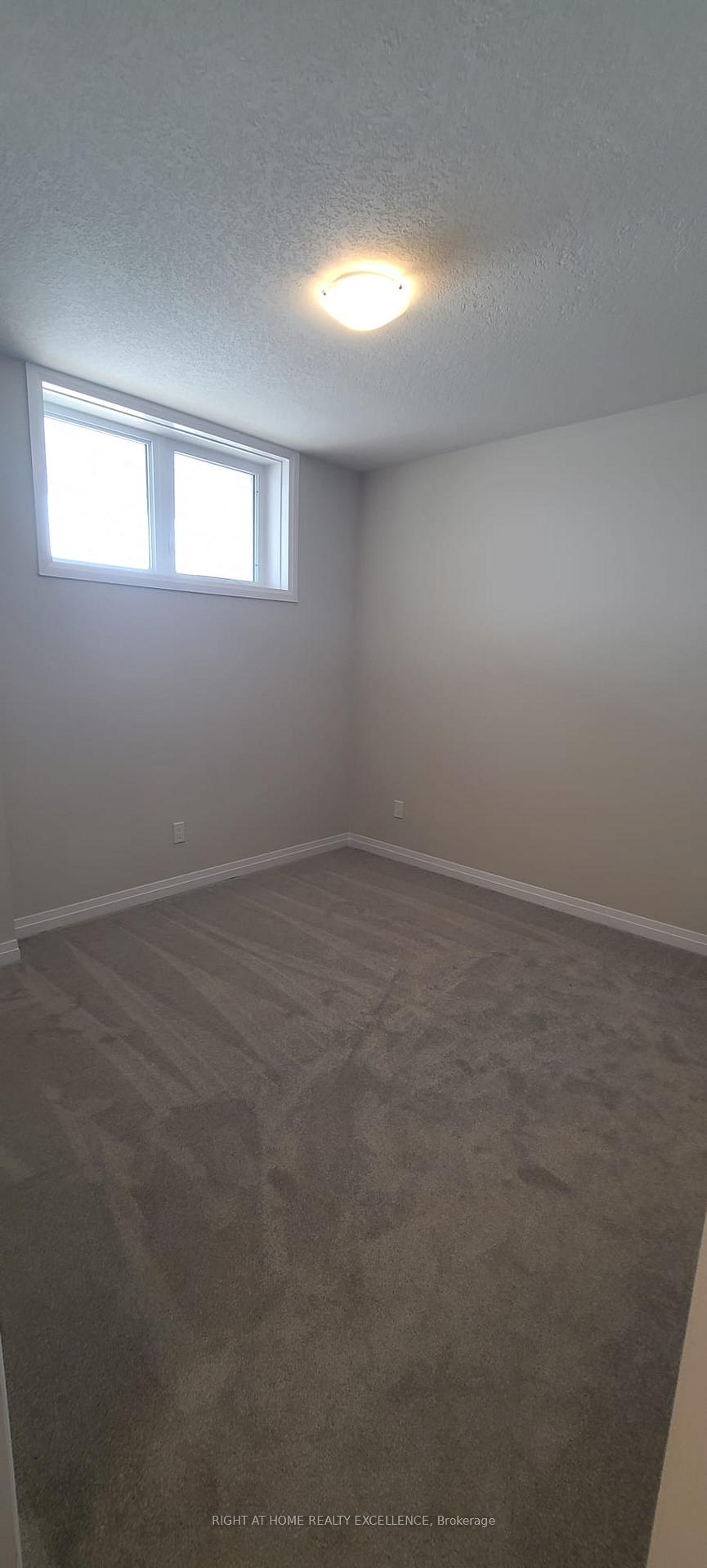 Photo 10 of 102 Seabrook Drive, Kitchener — HOMEH