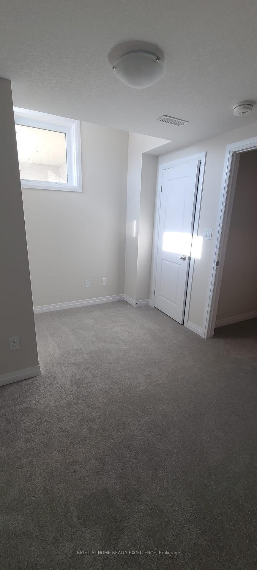 Photo 11 of 102 Seabrook Drive, Kitchener — HOMEH