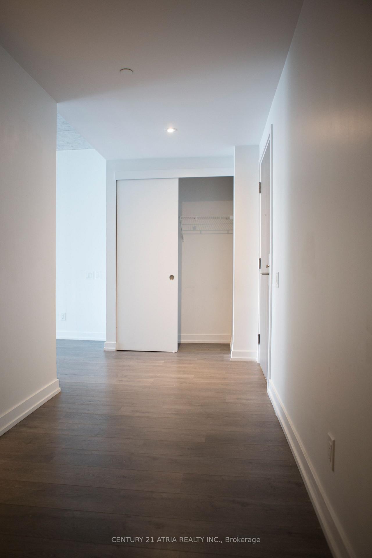 Photo 4 of Unit 602, 161 Roehampton Avenue, Toronto, Mount Pleasant West — HOMEH
