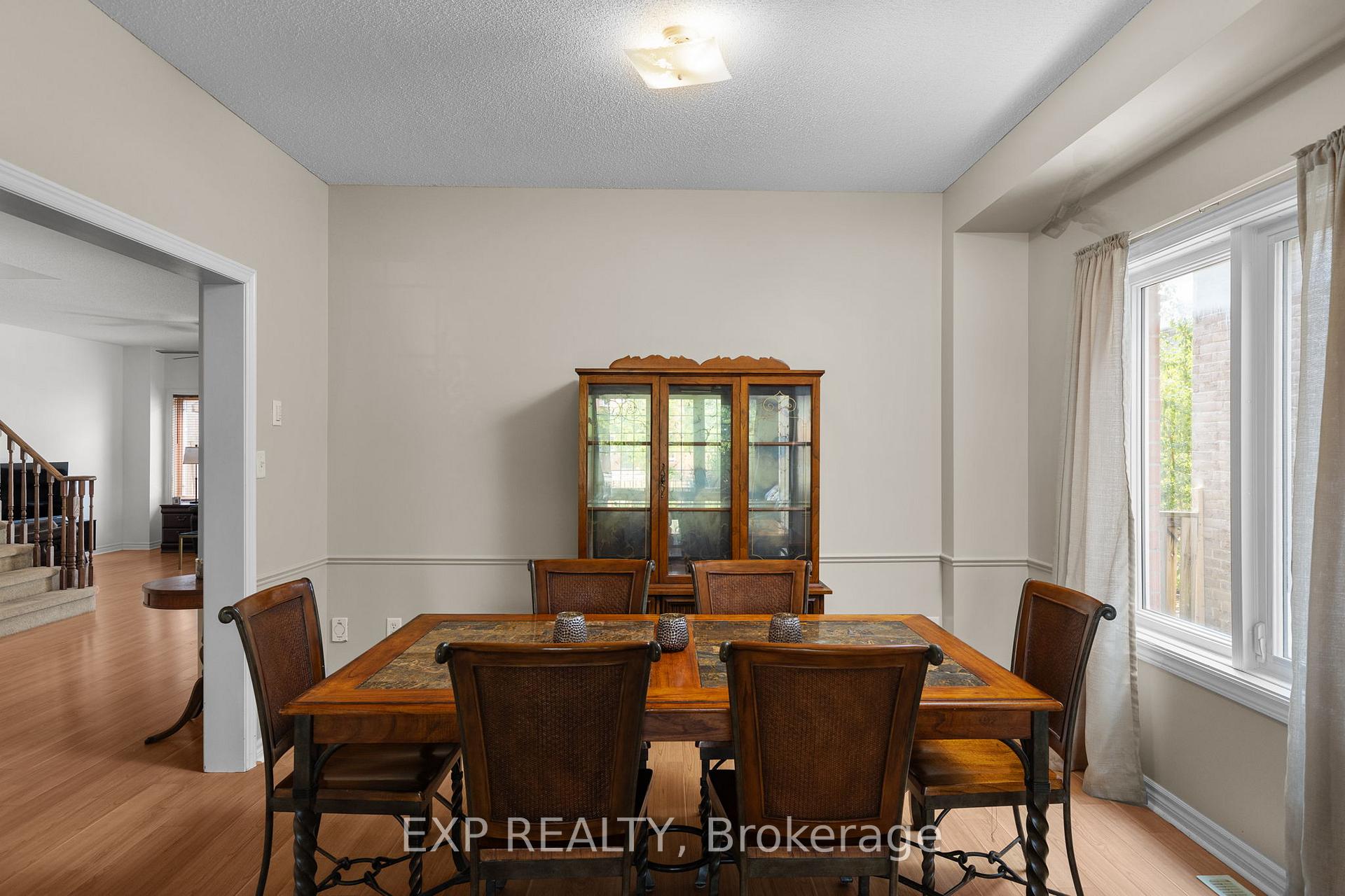 Photo 3 of 21 McIntyre Drive, Barrie, Ardagh — HOMEH
