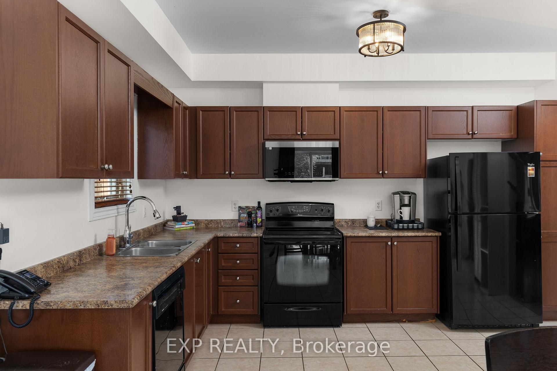 Photo 9 of 21 McIntyre Drive, Barrie, Ardagh — HOMEH