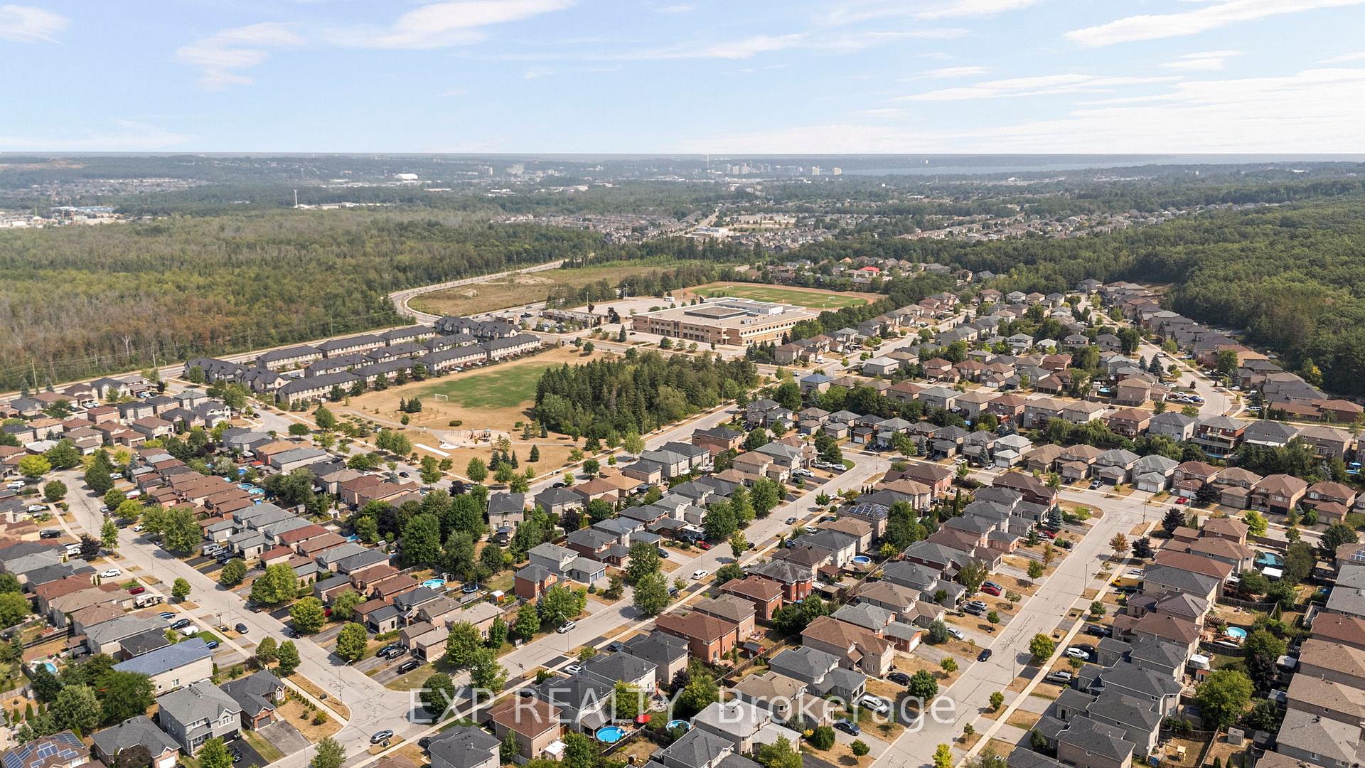 Photo 32 of 21 McIntyre Drive, Barrie, Ardagh — HOMEH