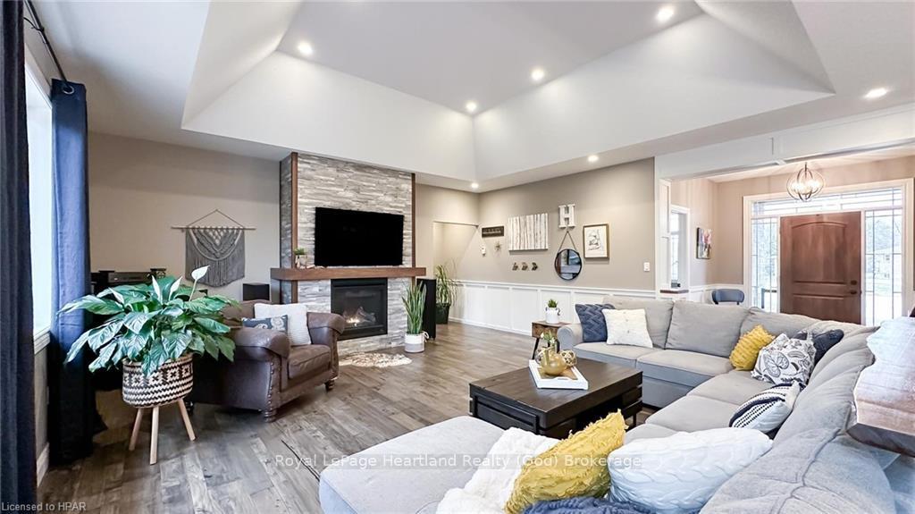 Photo 9 of 39941 Dinsley Terrace, Bluewater, Stanley — HOMEH