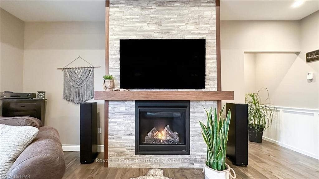 Photo 10 of 39941 Dinsley Terrace, Bluewater, Stanley — HOMEH