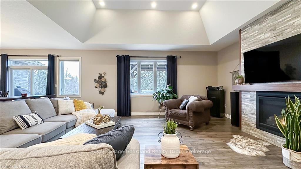 Photo 11 of 39941 Dinsley Terrace, Bluewater, Stanley — HOMEH