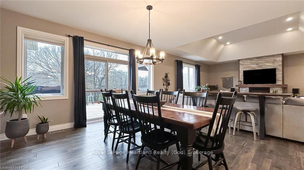 Photo 16 of 39941 Dinsley Terrace, Bluewater, Stanley — HOMEH