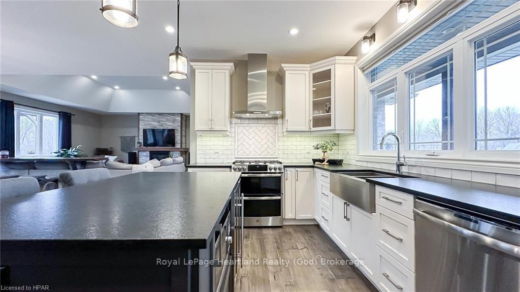 Photo 18 of 39941 Dinsley Terrace, Bluewater, Stanley — HOMEH