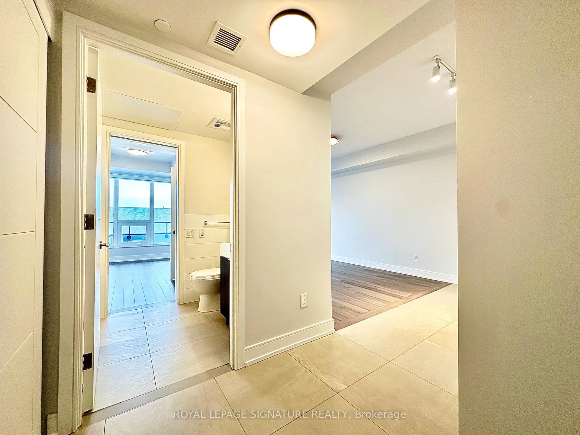 Photo 4 of Unit 310, 2525 Bathurst Street, Toronto, Forest Hill North — HOMEH