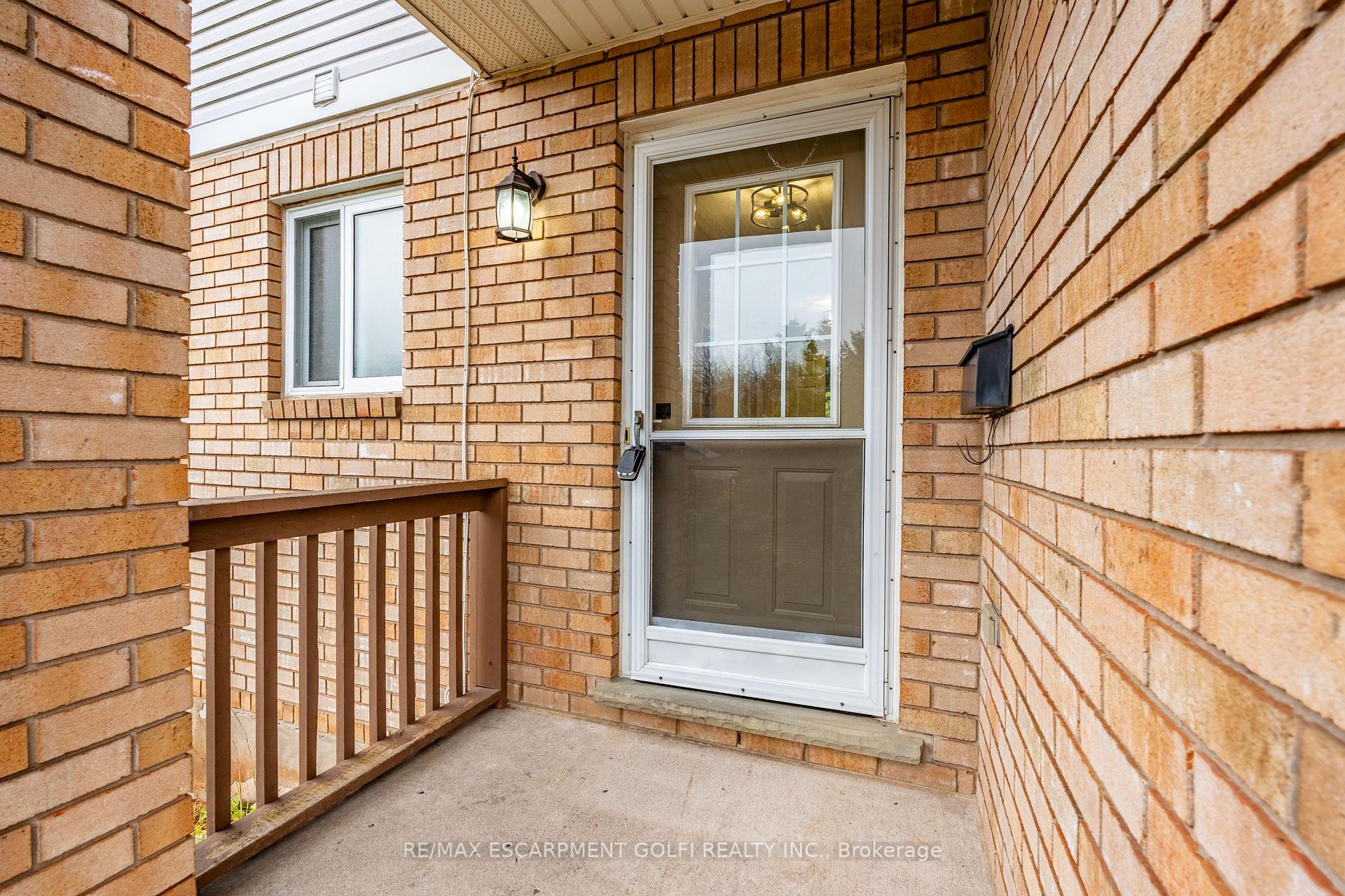 Photo 3 of Unit 1, 25 Meadowvale Drive, Pelham, Fonthill — HOMEH
