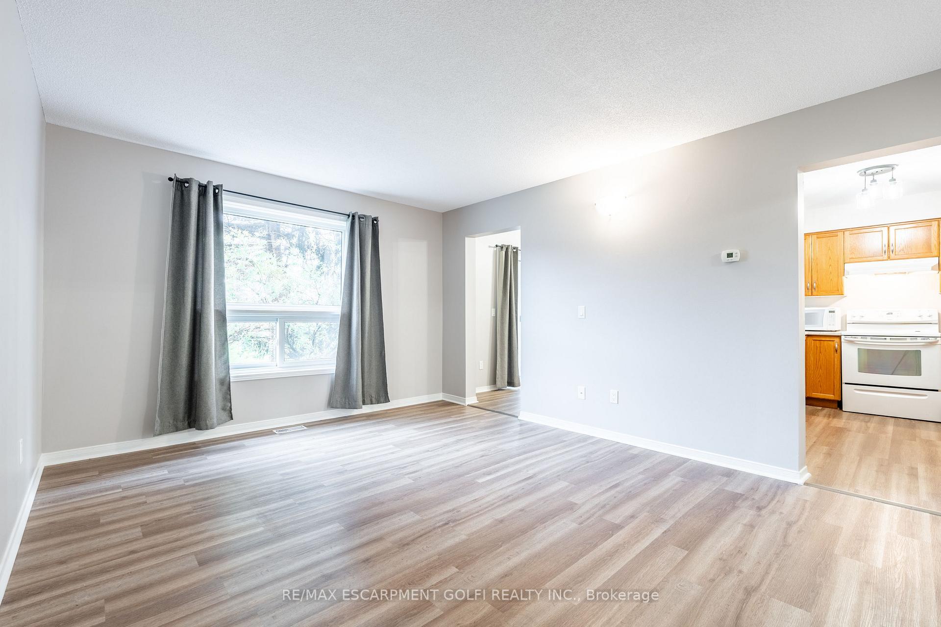 Photo 8 of Unit 1, 25 Meadowvale Drive, Pelham, Fonthill — HOMEH