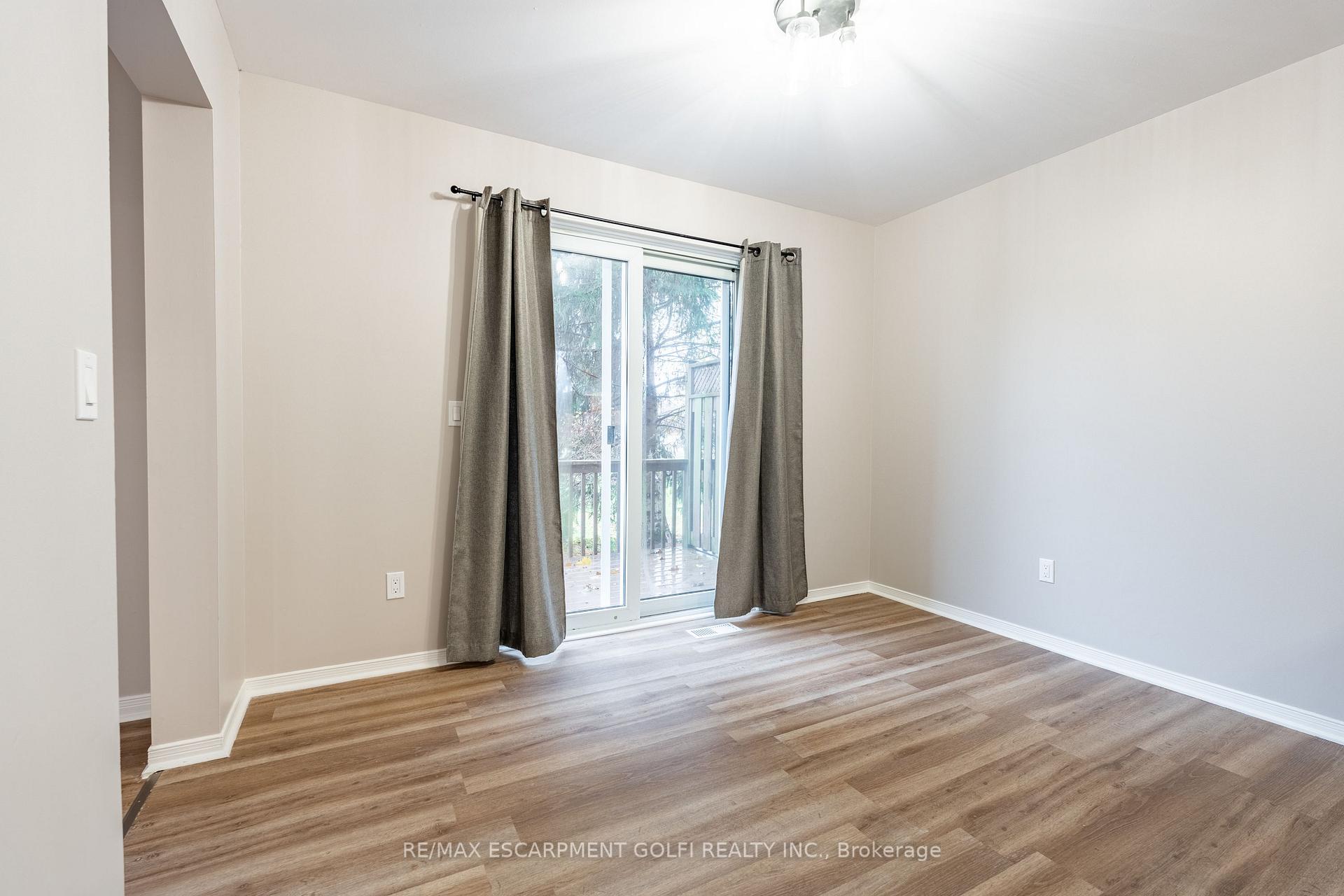 Photo 11 of Unit 1, 25 Meadowvale Drive, Pelham, Fonthill — HOMEH
