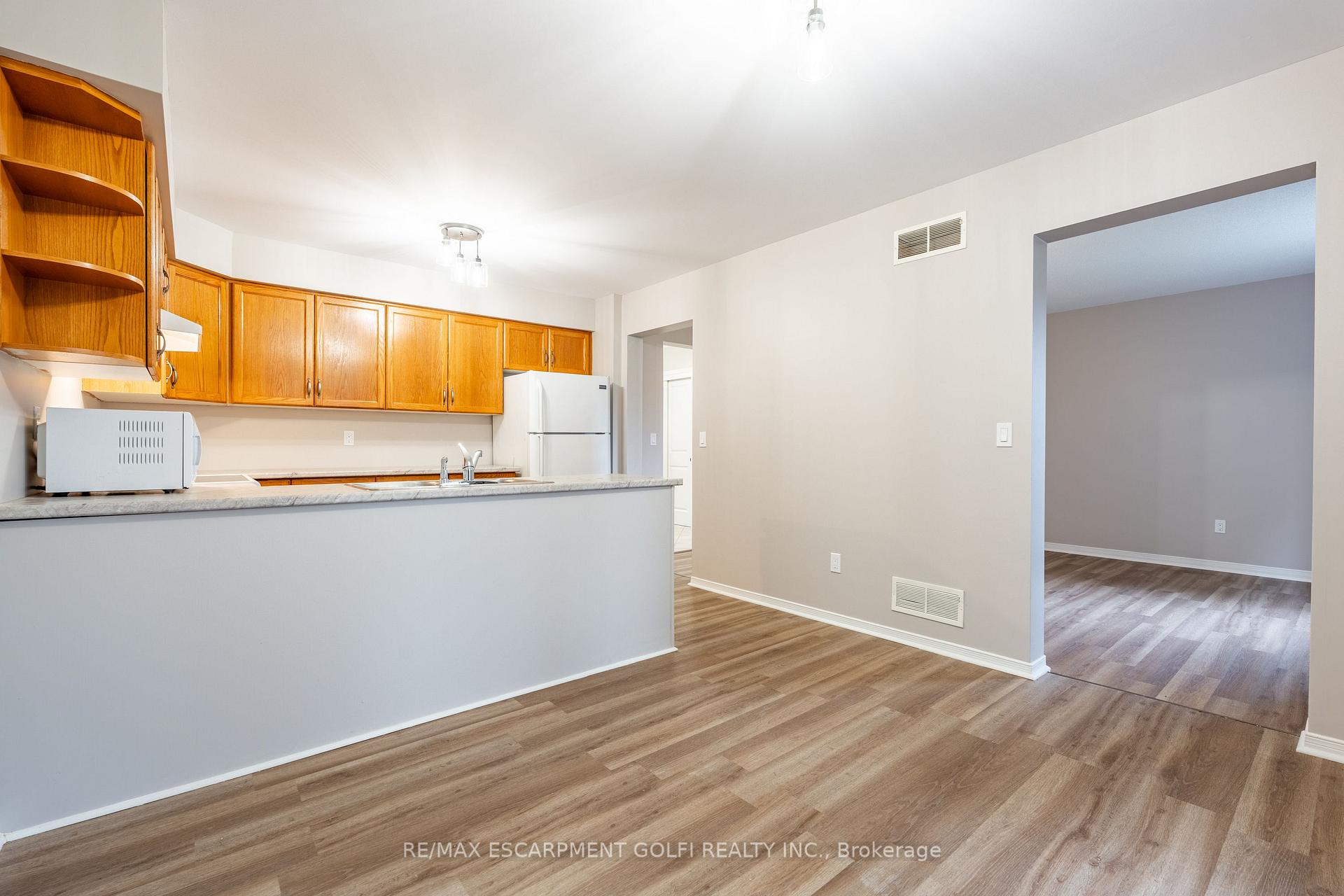 Photo 12 of Unit 1, 25 Meadowvale Drive, Pelham, Fonthill — HOMEH