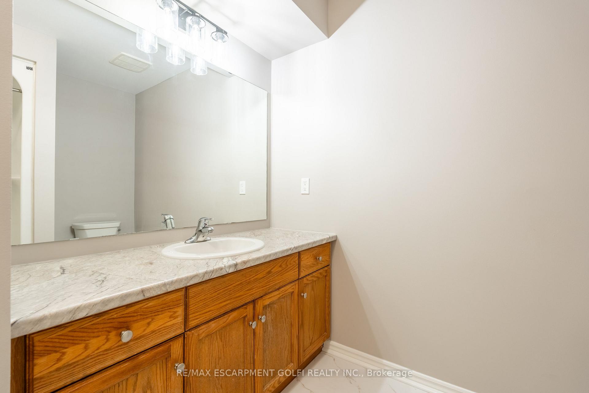 Photo 19 of Unit 1, 25 Meadowvale Drive, Pelham, Fonthill — HOMEH