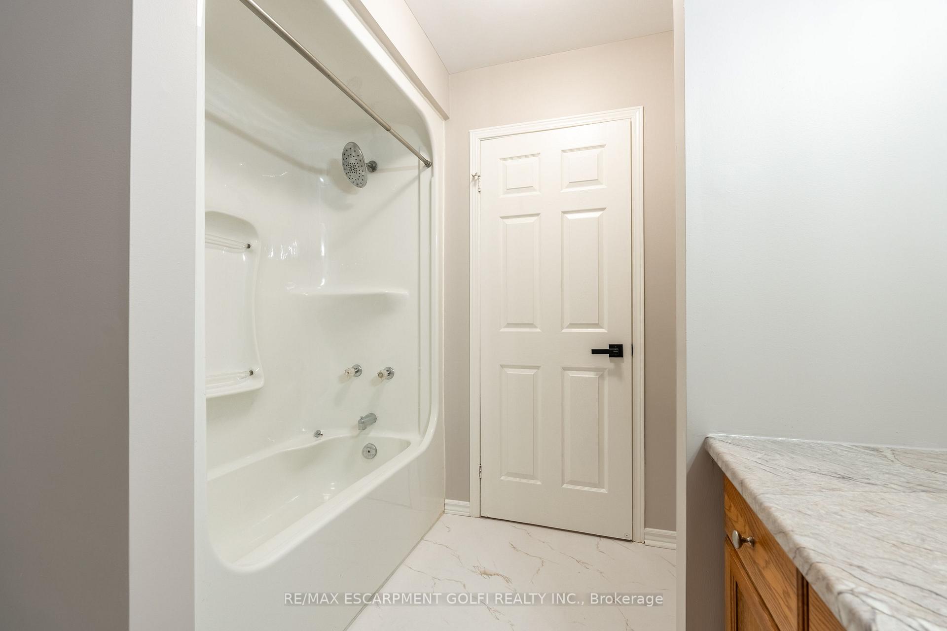 Photo 20 of Unit 1, 25 Meadowvale Drive, Pelham, Fonthill — HOMEH