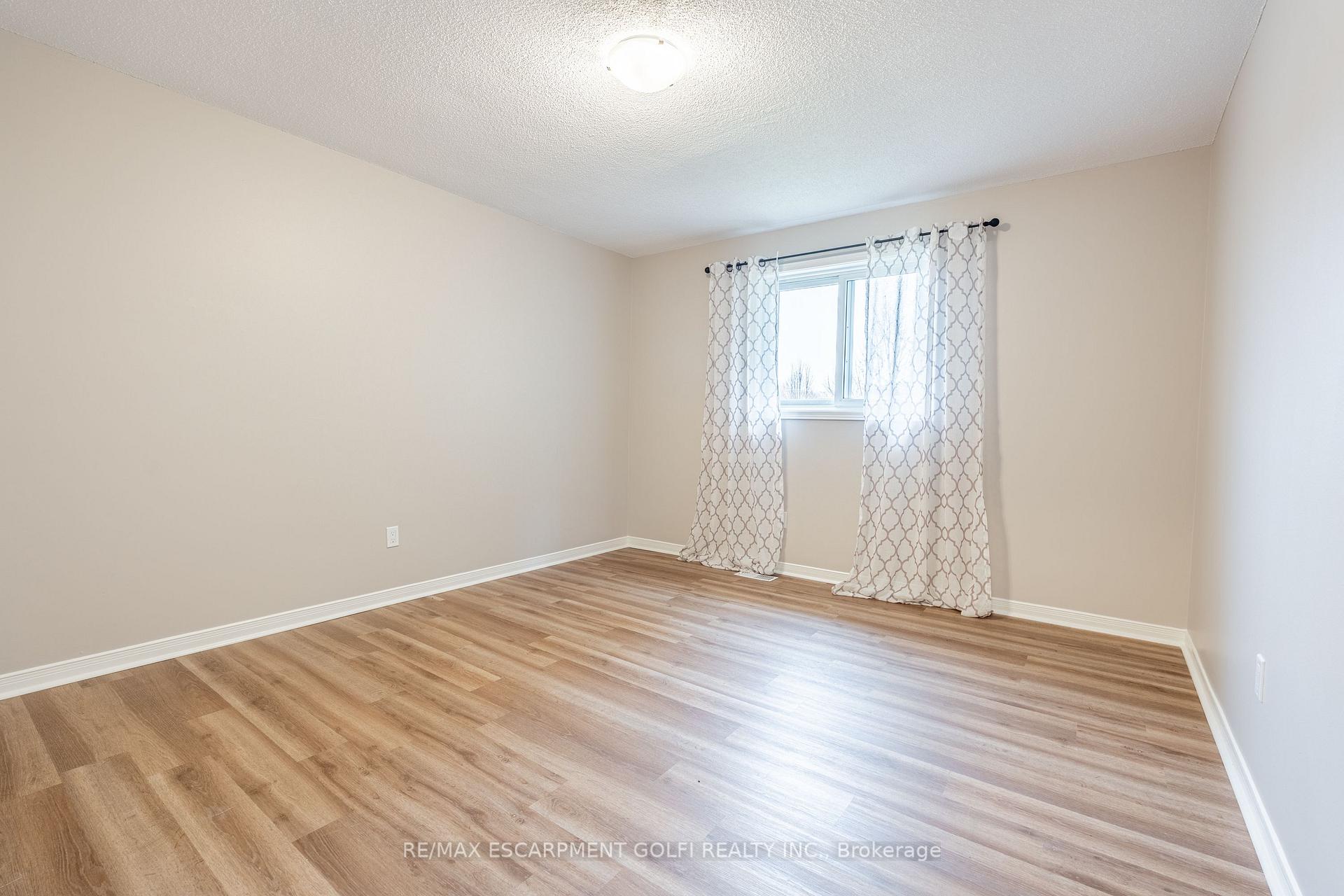 Photo 22 of Unit 1, 25 Meadowvale Drive, Pelham, Fonthill — HOMEH