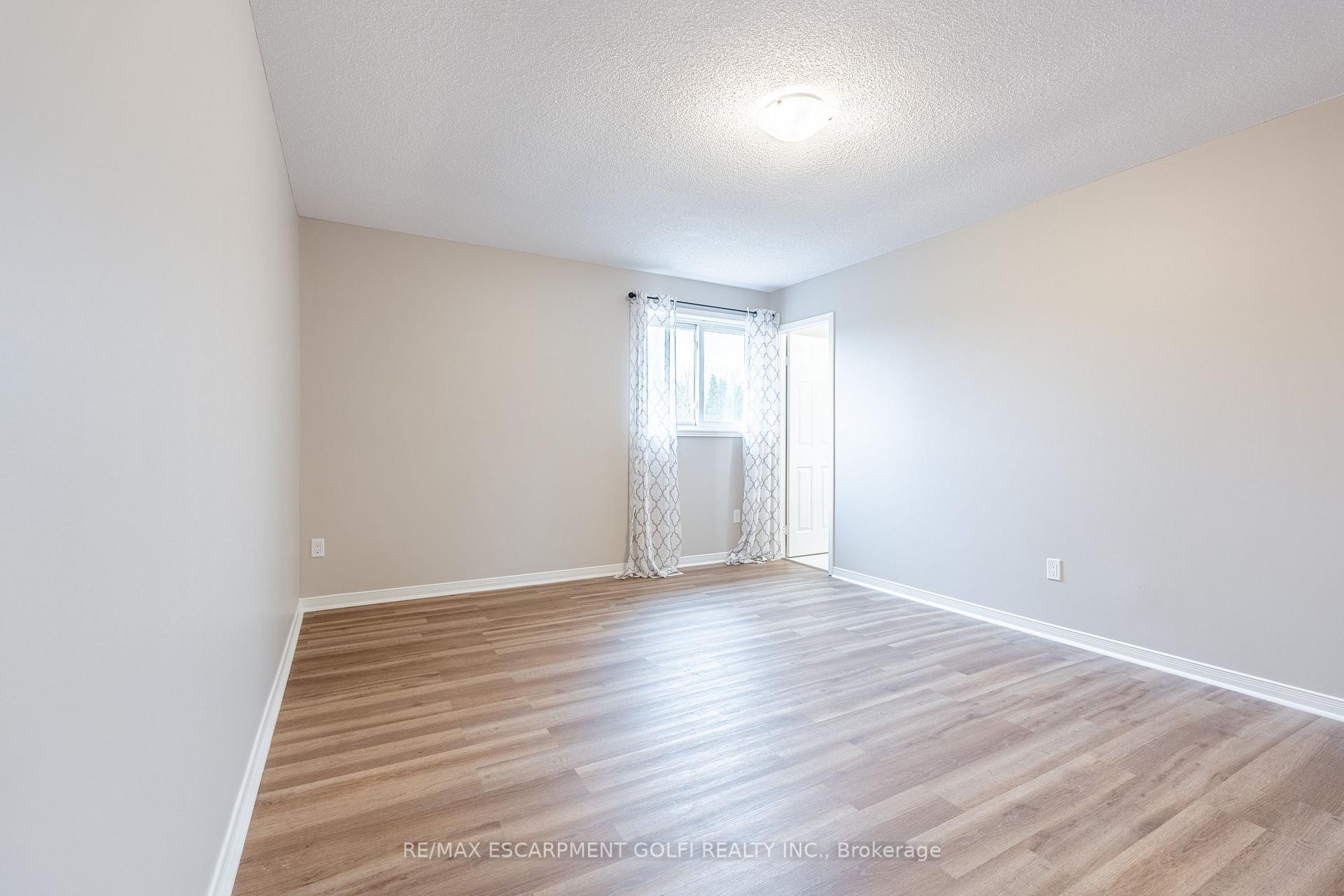 Photo 29 of Unit 1, 25 Meadowvale Drive, Pelham, Fonthill — HOMEH