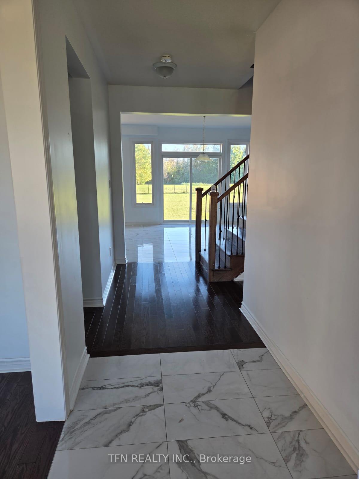 Photo 3 of 52 Tracey Lane, Collingwood — HOMEH