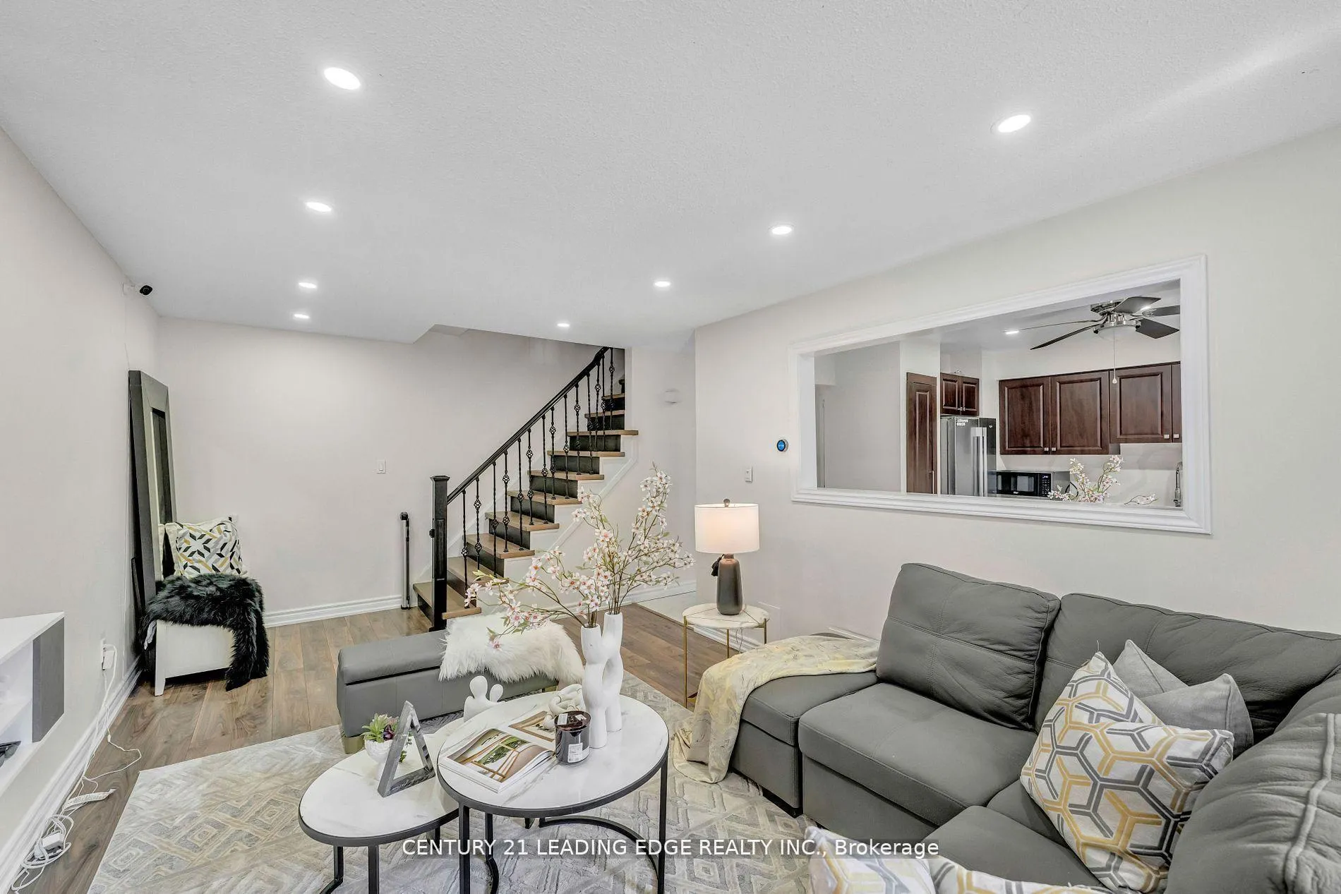 Photo 4 of Unit 19, 730 Cedar Street, Oshawa, Lakeview — HOMEH