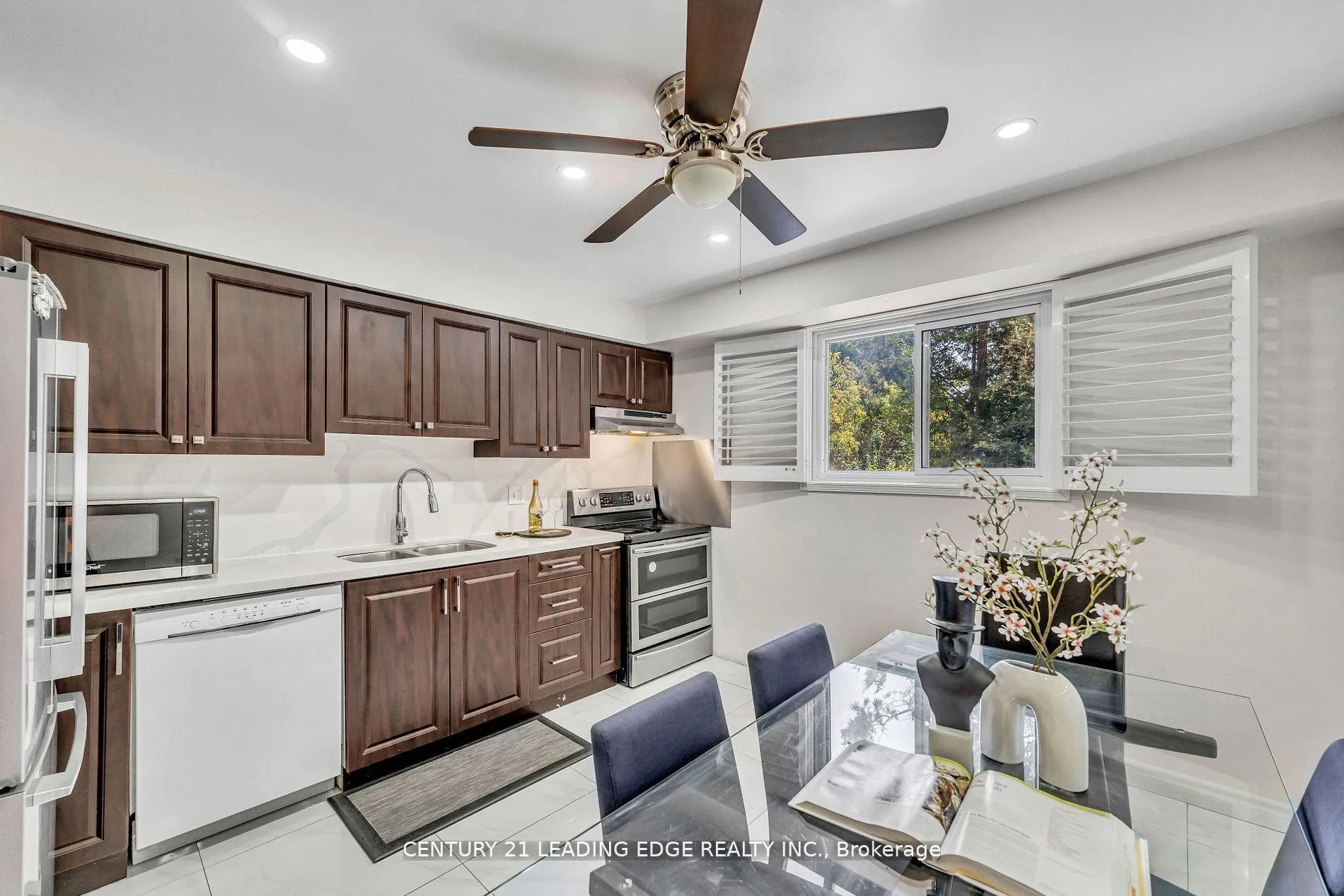 Photo 6 of Unit 19, 730 Cedar Street, Oshawa, Lakeview — HOMEH