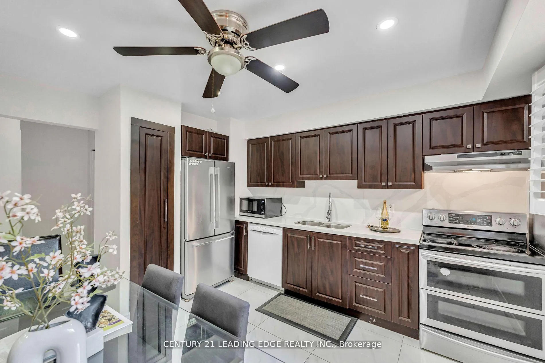 Photo 10 of Unit 19, 730 Cedar Street, Oshawa, Lakeview — HOMEH