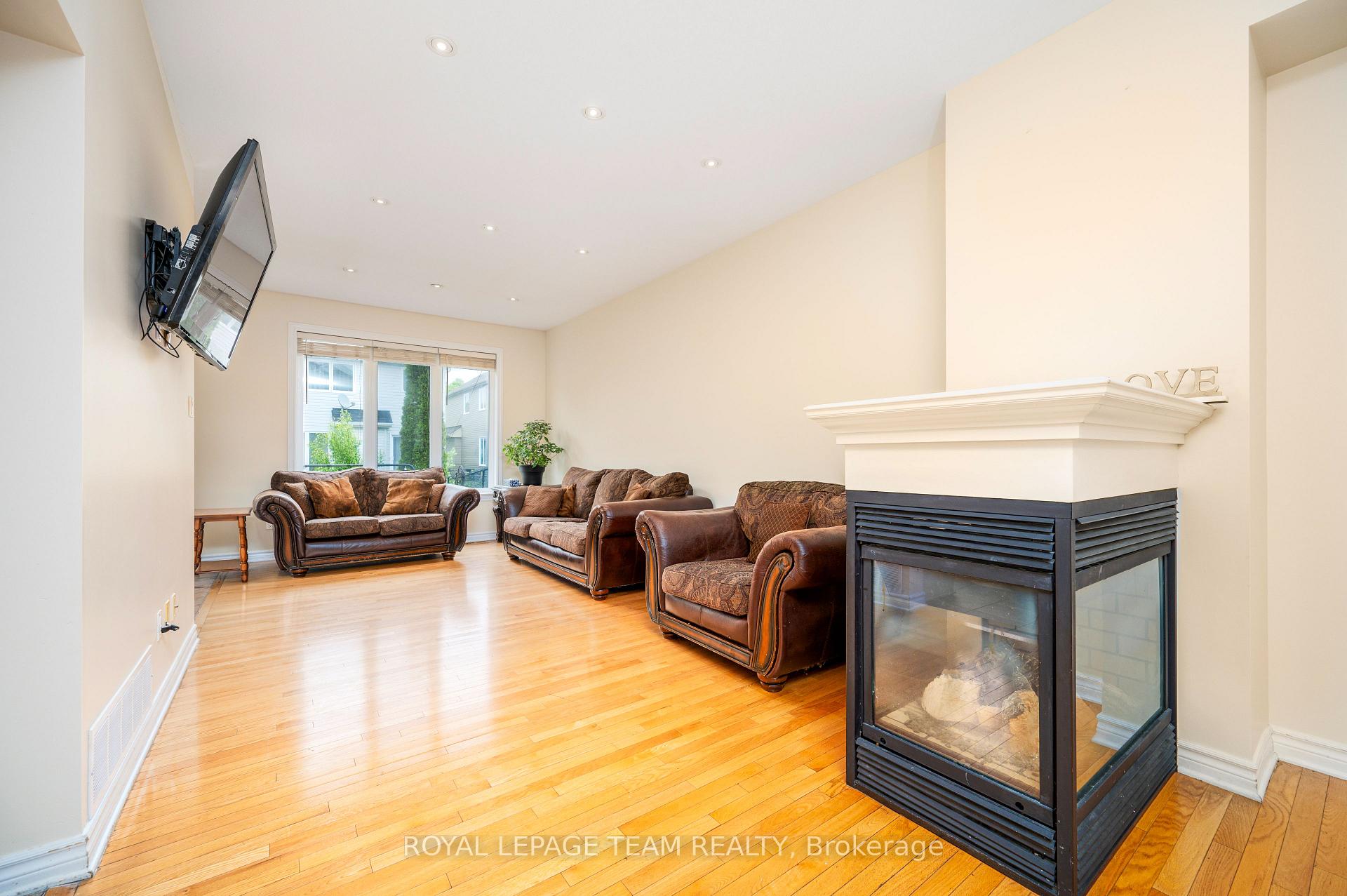 Photo 8 of 357 Widgeon Way, Ottawa, Blossom Park/Kemp Park/Findlay Creek — HOMEH