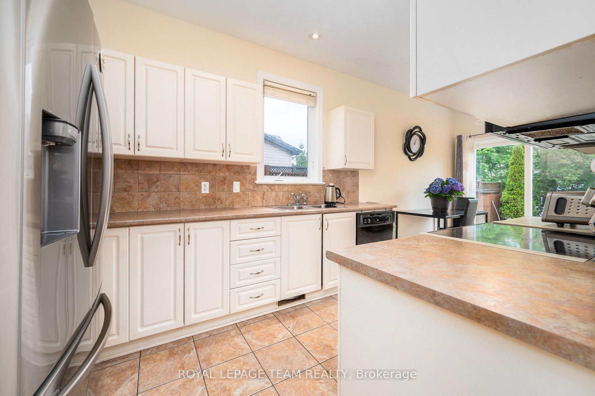 Photo 12 of 357 Widgeon Way, Ottawa, Blossom Park/Kemp Park/Findlay Creek — HOMEH