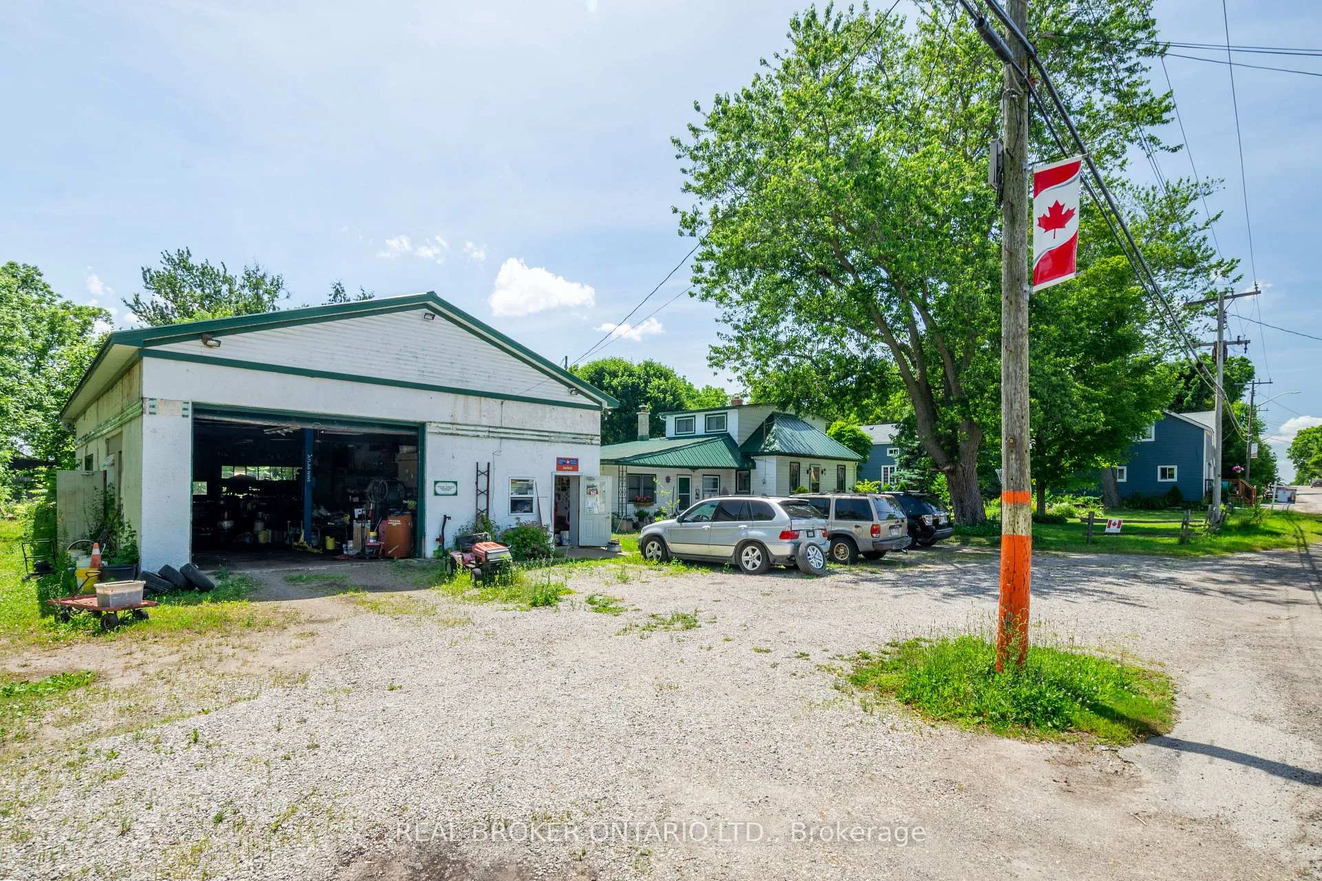 Photo 5 of 1247 Old 8 Highway, Hamilton, Rural Flamborough — HOMEH
