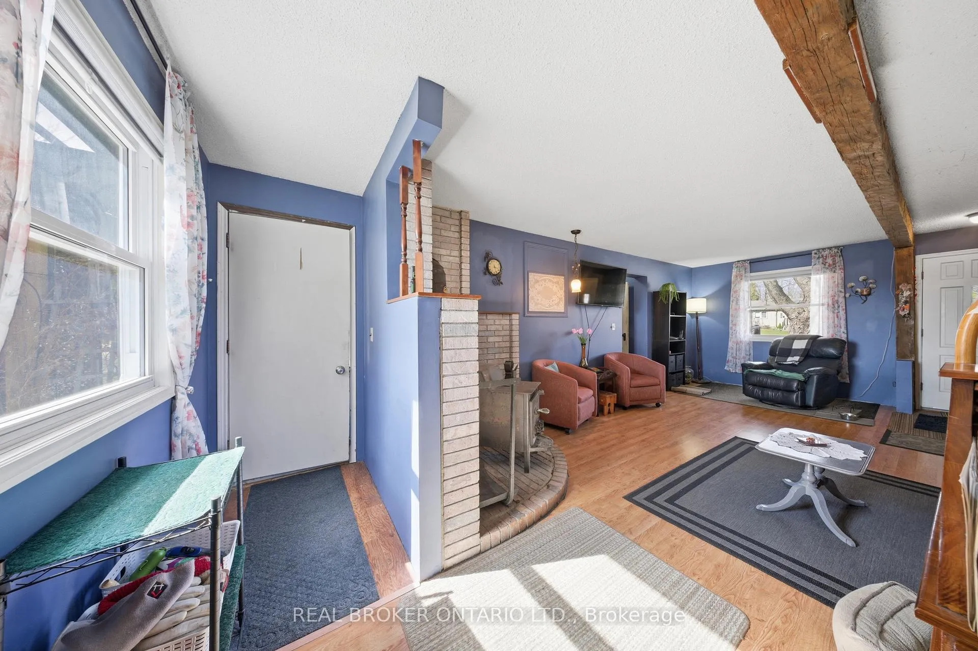 Photo 8 of 1247 Old 8 Highway, Hamilton, Rural Flamborough — HOMEH