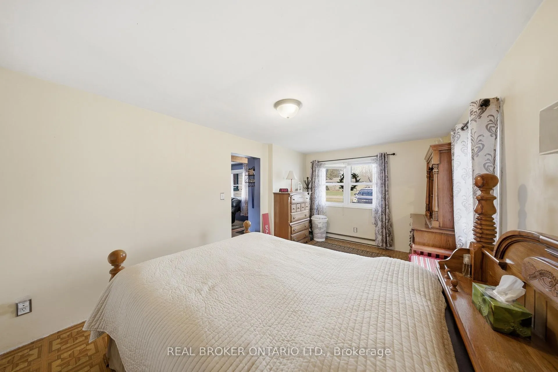 Photo 11 of 1247 Old 8 Highway, Hamilton, Rural Flamborough — HOMEH