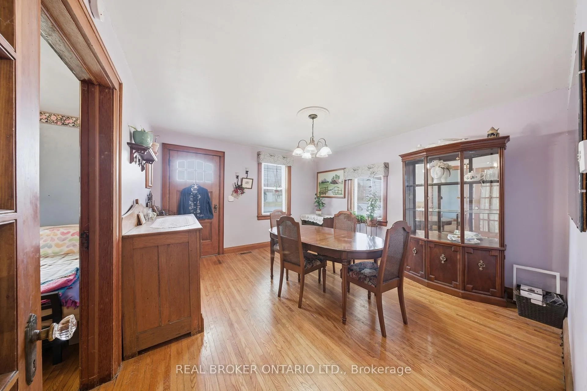Photo 14 of 1247 Old 8 Highway, Hamilton, Rural Flamborough — HOMEH
