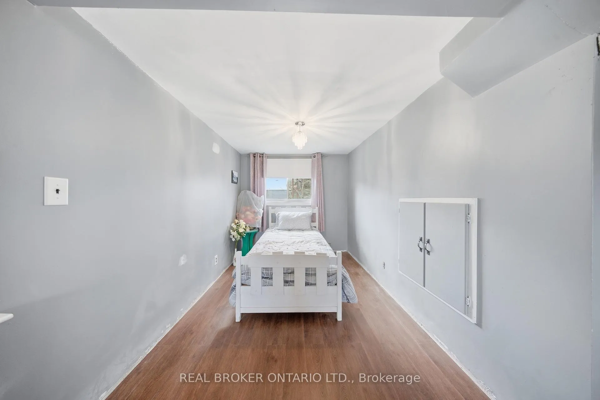 Photo 21 of 1247 Old 8 Highway, Hamilton, Rural Flamborough — HOMEH
