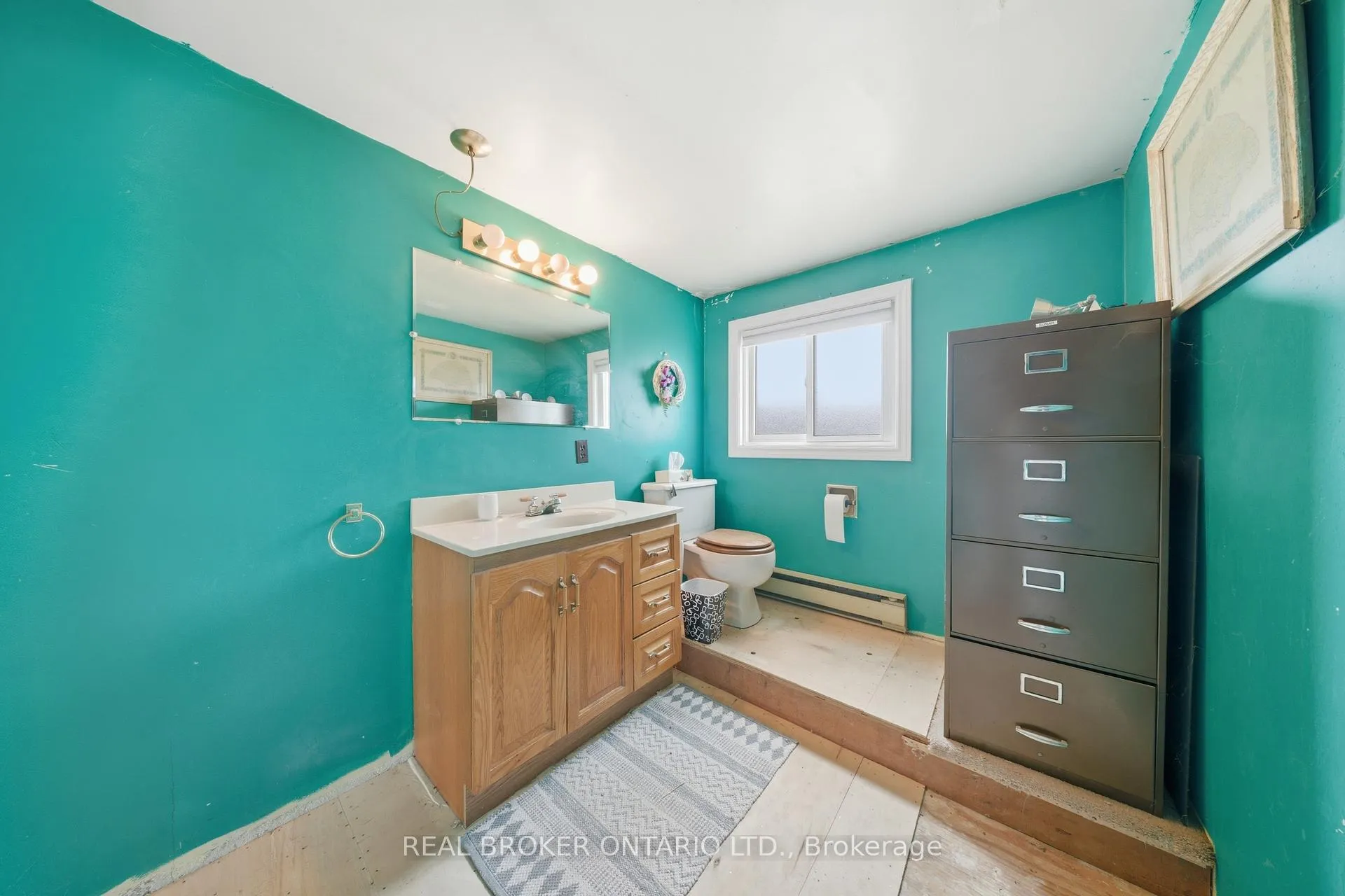 Photo 24 of 1247 Old 8 Highway, Hamilton, Rural Flamborough — HOMEH