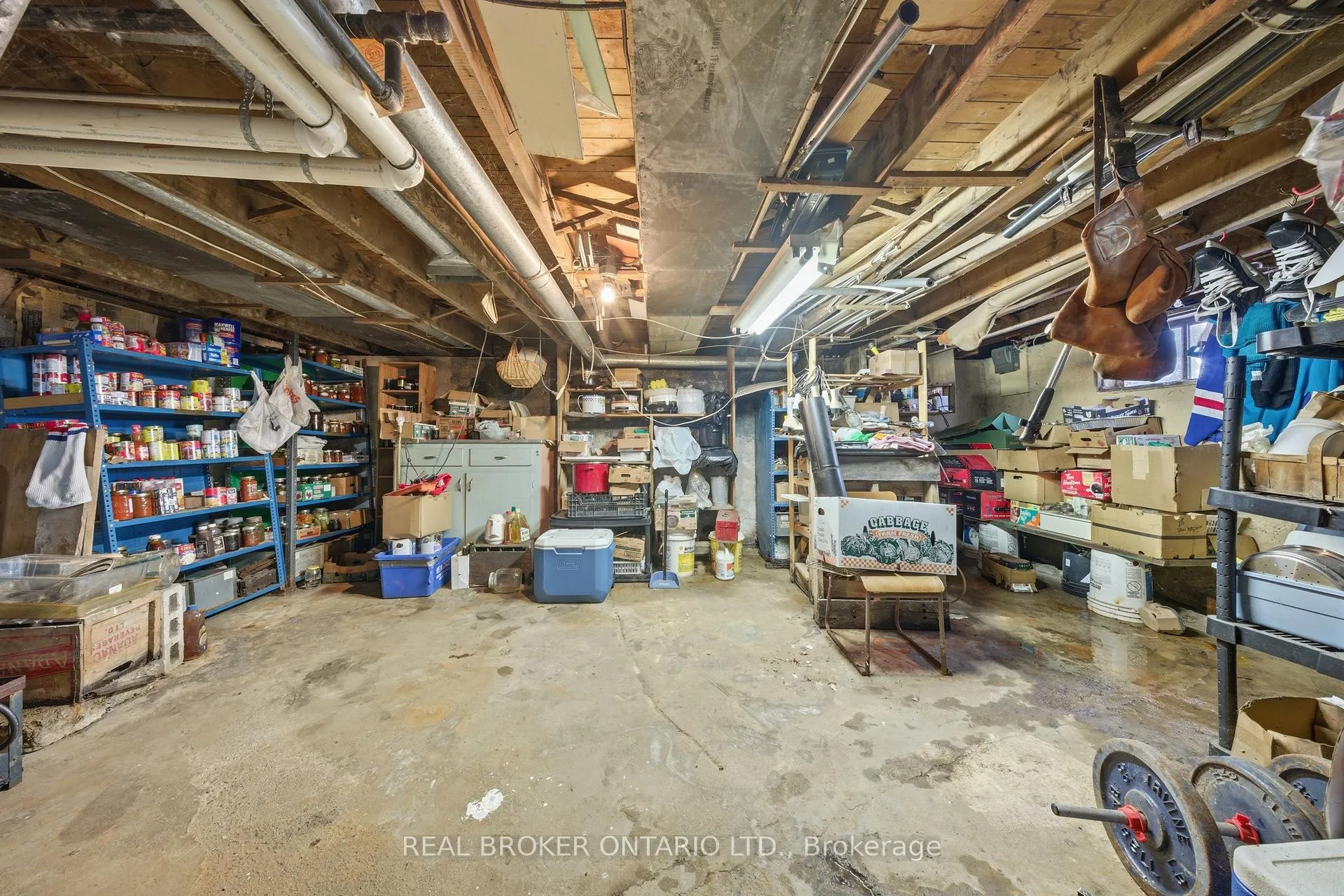 Photo 25 of 1247 Old 8 Highway, Hamilton, Rural Flamborough — HOMEH