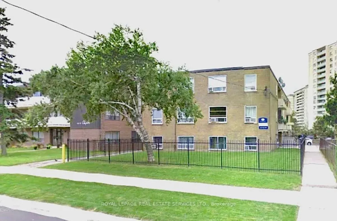 Photo 1 of Unit 4, 104 Rajah Street, Toronto, Englemount-Lawrence — HOMEH
