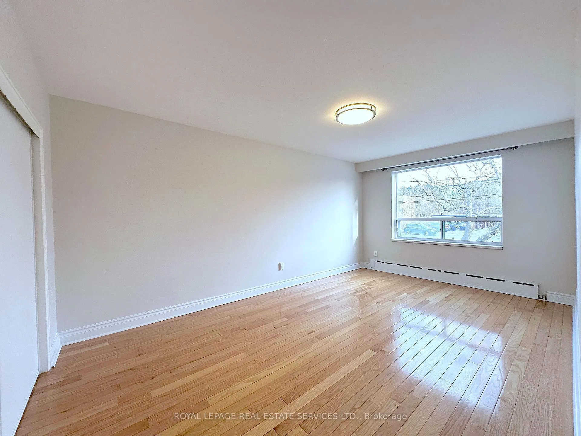 Photo 9 of Unit 4, 104 Rajah Street, Toronto, Englemount-Lawrence — HOMEH