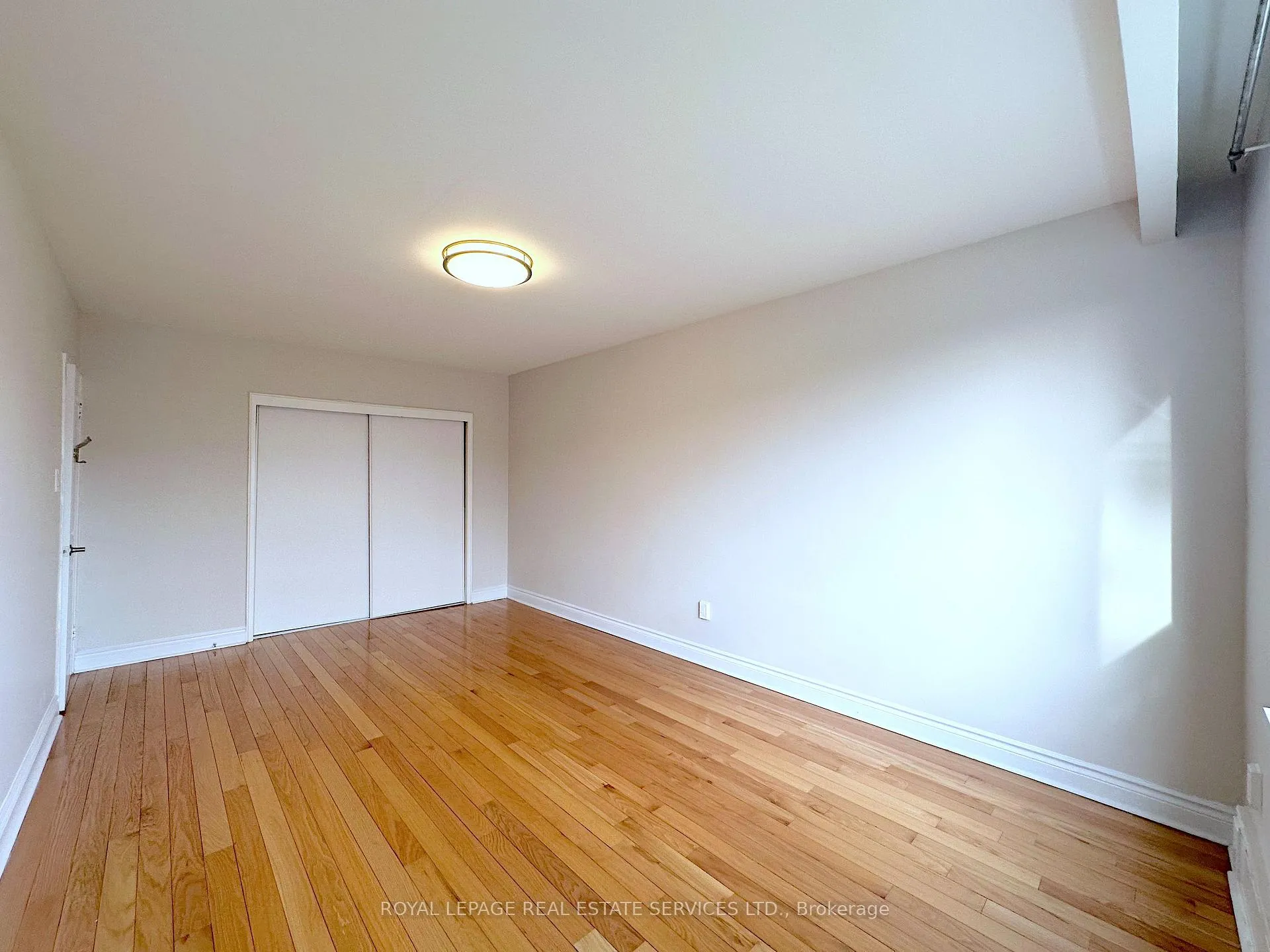 Photo 10 of Unit 4, 104 Rajah Street, Toronto, Englemount-Lawrence — HOMEH