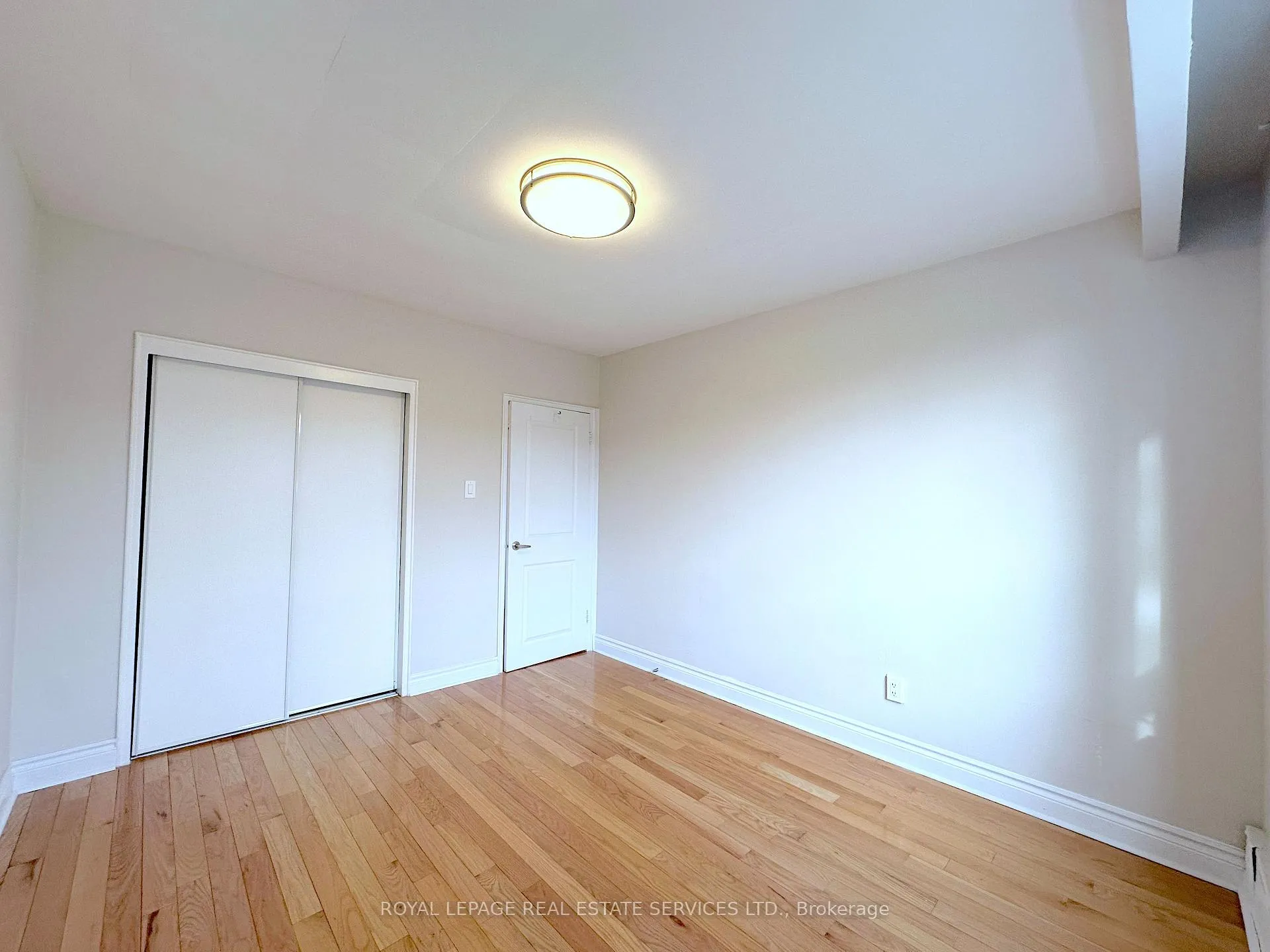 Photo 12 of Unit 4, 104 Rajah Street, Toronto, Englemount-Lawrence — HOMEH