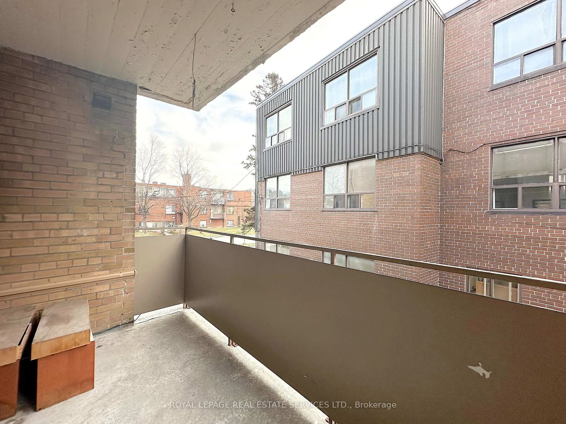 Photo 13 of Unit 4, 104 Rajah Street, Toronto, Englemount-Lawrence — HOMEH