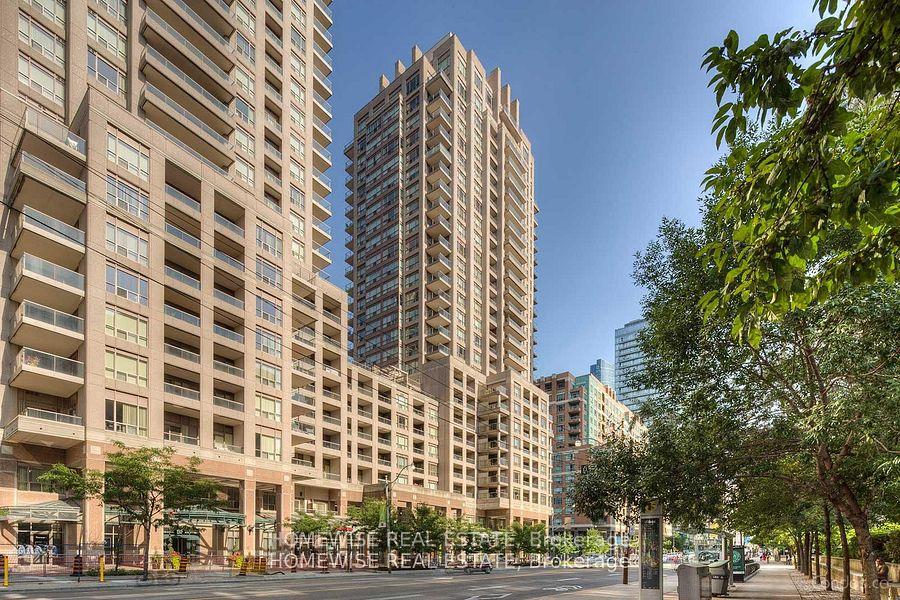 Front of Unit 1508, 909 Bay Street