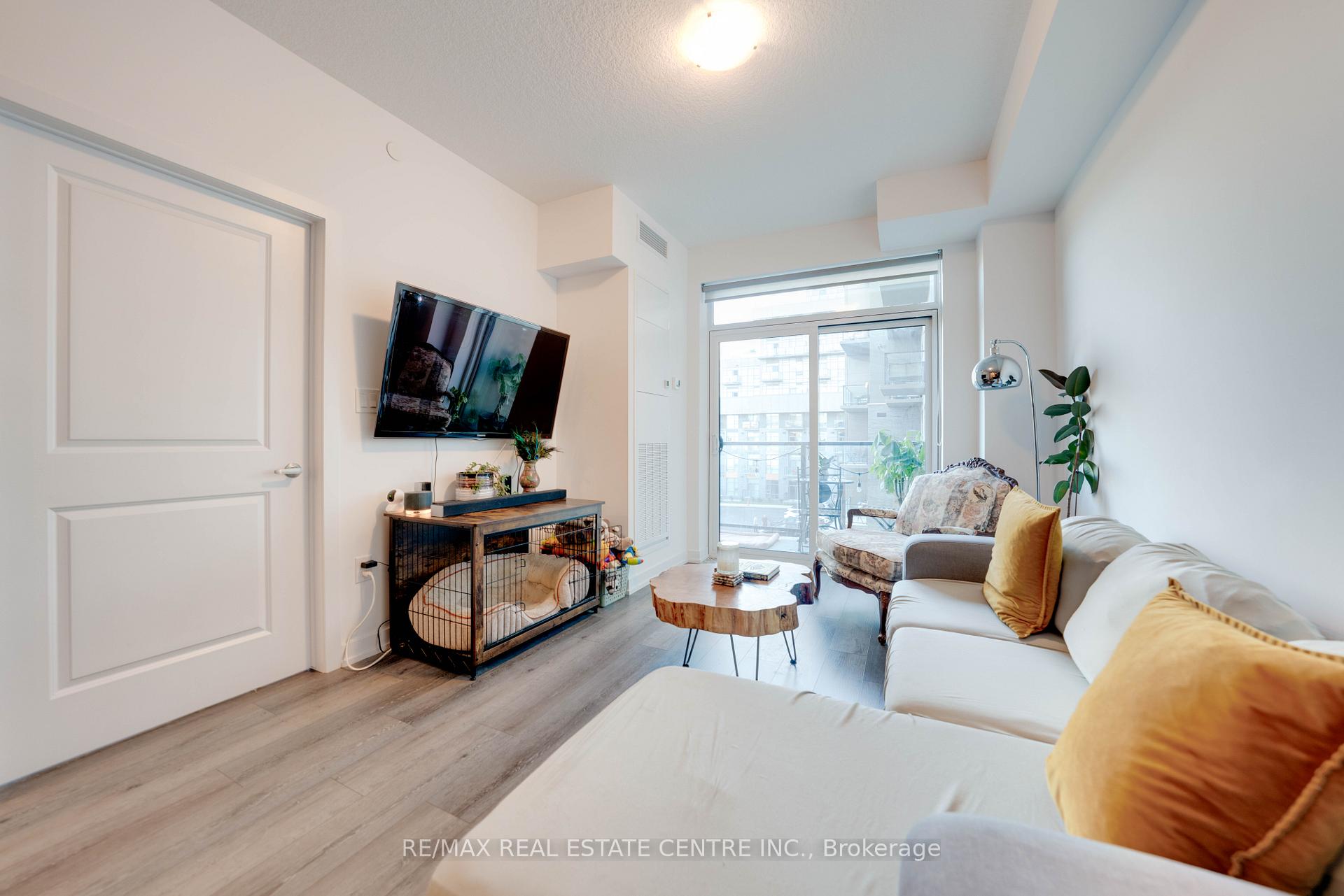 Photo 10 of Unit 328, 470 Dundas Street E, Hamilton, Waterdown — HOMEH