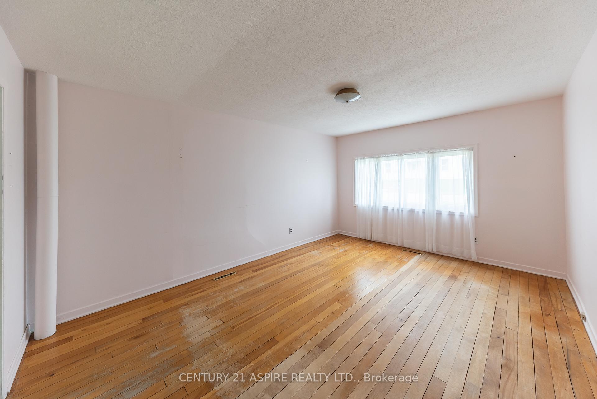 Photo 12 of 11 Troyes Street, Deep River — HOMEH