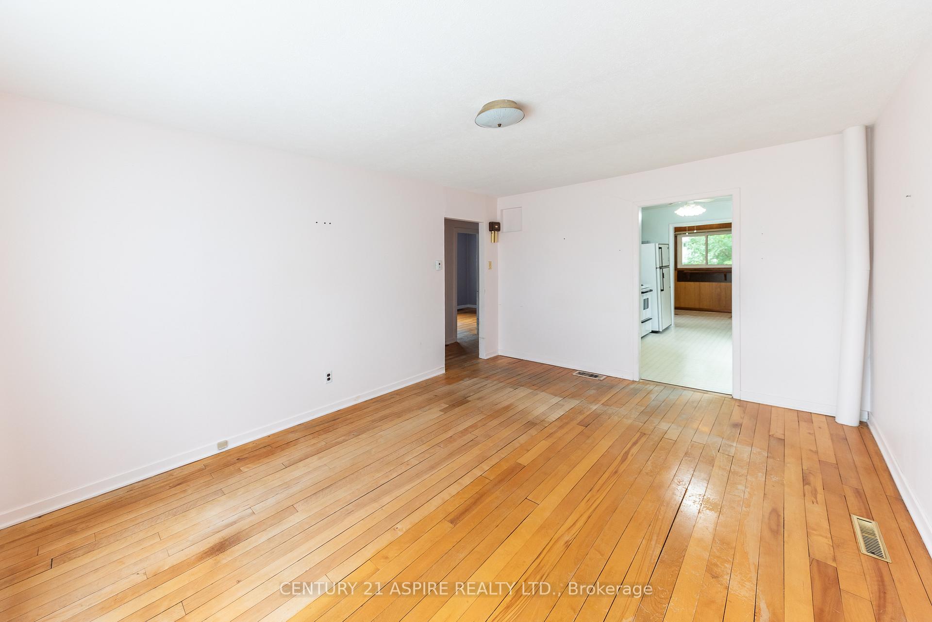 Photo 13 of 11 Troyes Street, Deep River — HOMEH
