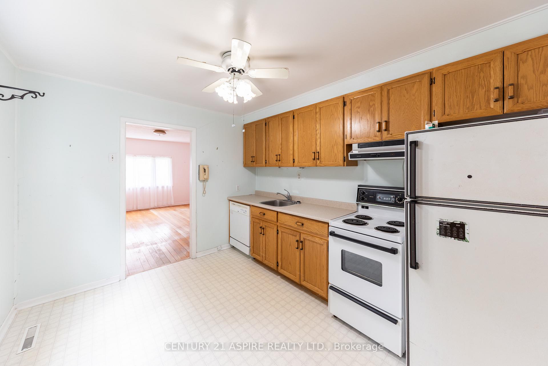 Photo 19 of 11 Troyes Street, Deep River — HOMEH