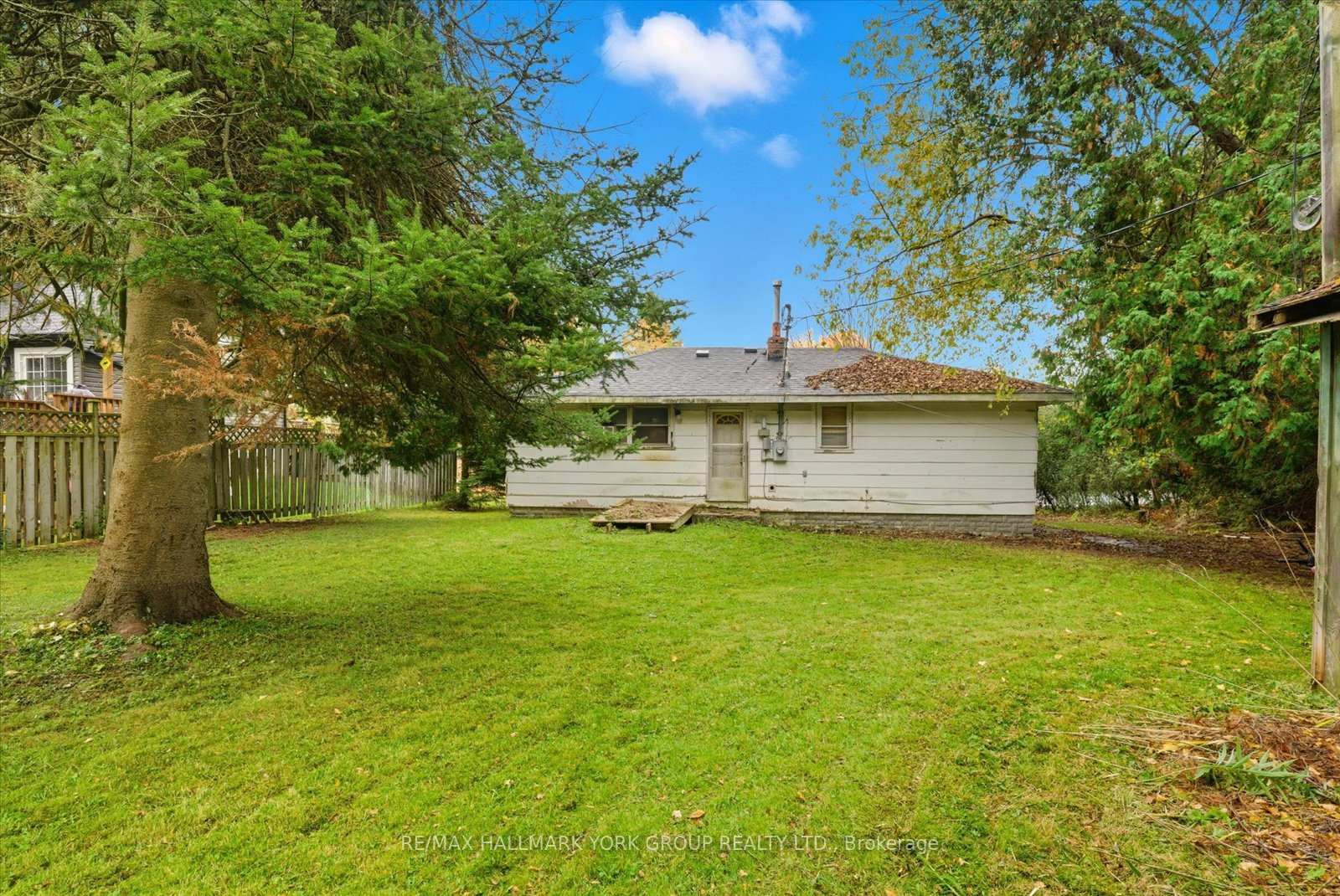 Photo 10 of 32 Station Road, Georgina, Pefferlaw — HOMEH