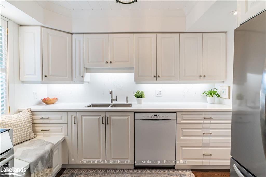 Photo 10 of Unit 2, 15 Golf Course Road, Bracebridge, Macaulay — HOMEH