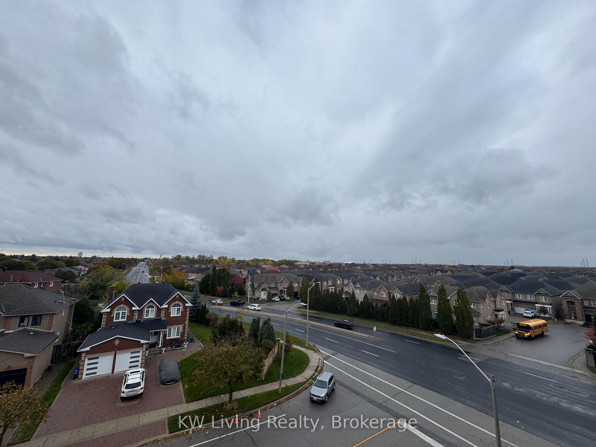 Photo 3 of Unit 31, 3175 Denison Street, Markham, Middlefield — HOMEH