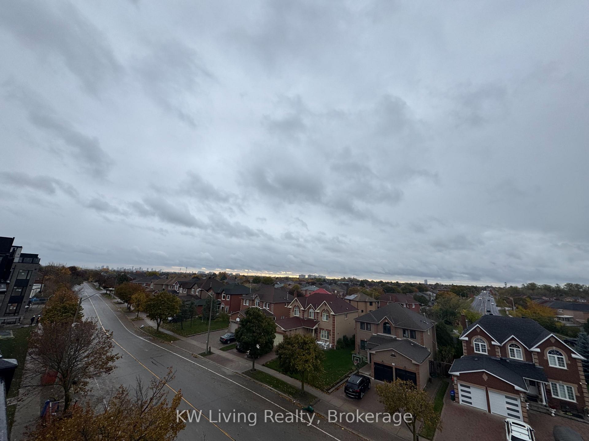 Photo 4 of Unit 31, 3175 Denison Street, Markham, Middlefield — HOMEH